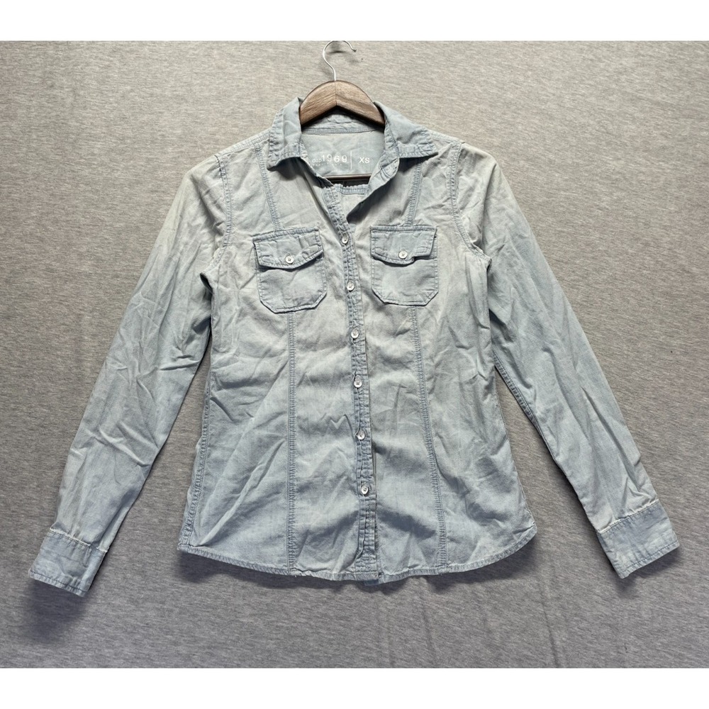Gap Chambray Shirt Womens XS Light Blue Cotton Flap Pockets Collared Button Up